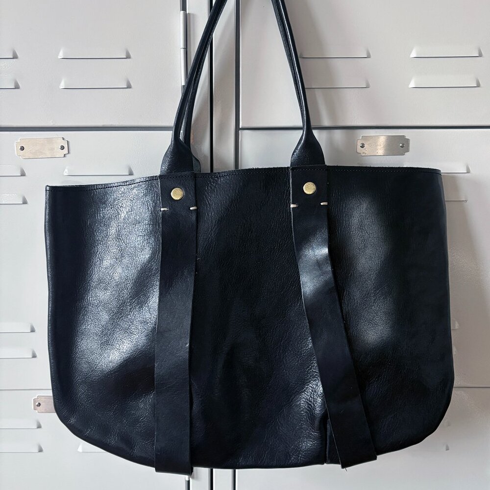 Claire V Tote perfect condition